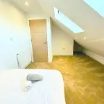 Hébergement de vacances Comfy 5 Bdr Contractor Haven With Free Parking & Wifi Leeds (West Yorkshire)