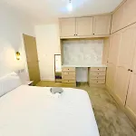 Hébergement de vacances Comfy 5 Bdr Contractor Haven With Free Parking & Wifi Leeds (West Yorkshire)