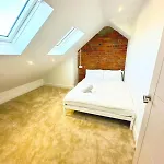 Comfy 5 Bdr Contractor Haven With Free Parking & Wifi Hébergement de vacances