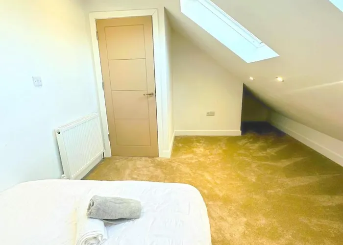 Сasa de vacaciones Comfy 5 Bdr Contractor Haven With Free Parking & Wifi Leeds (West Yorkshire)