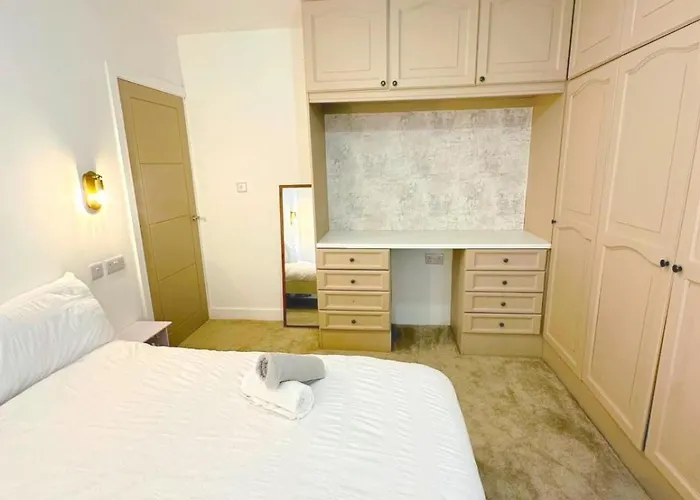 Сasa de vacaciones Comfy 5 Bdr Contractor Haven With Free Parking & Wifi Leeds (West Yorkshire)