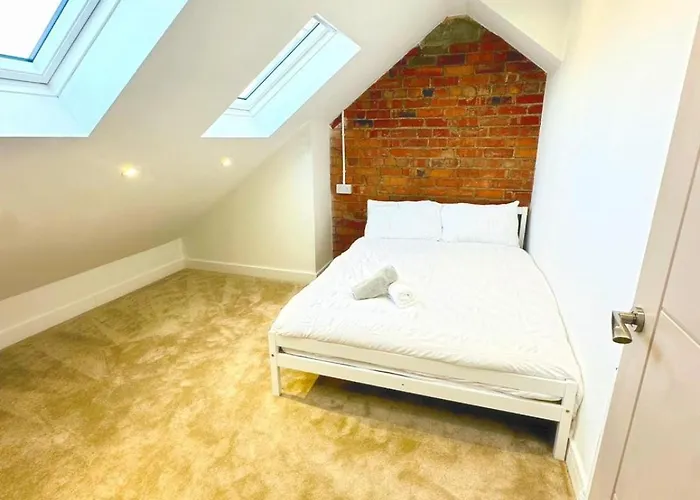 Comfy 5 Bdr Contractor Haven With Free Parking & Wifi Сasa de vacaciones